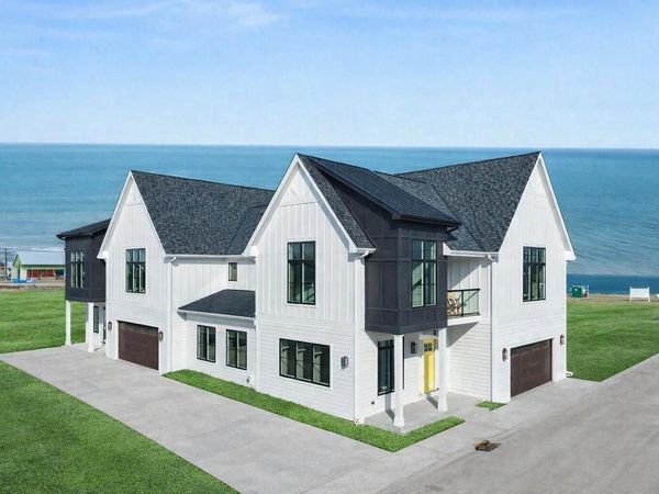 496 Bastle Wynd, Unit 9, Port Washington, WI 53074