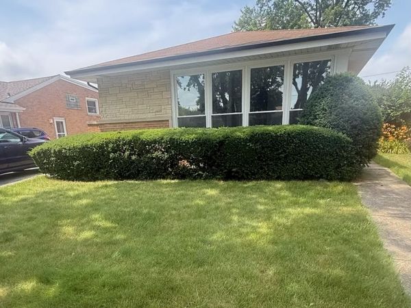 8748 N Olcott Avenue , Niles, IL 60714