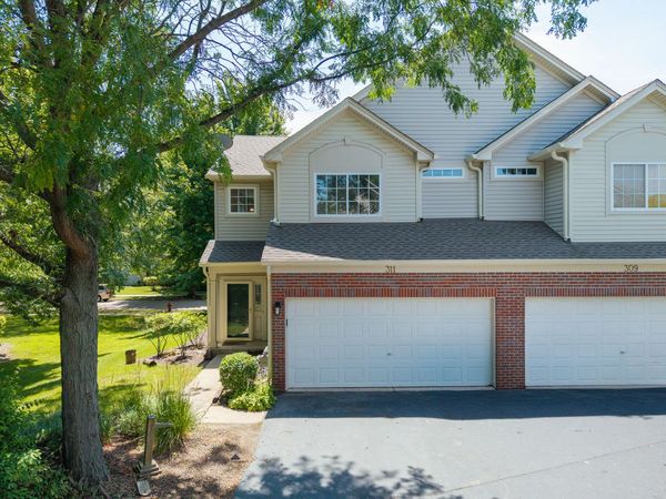 311 Abington Woods Drive , Aurora, IL 60502