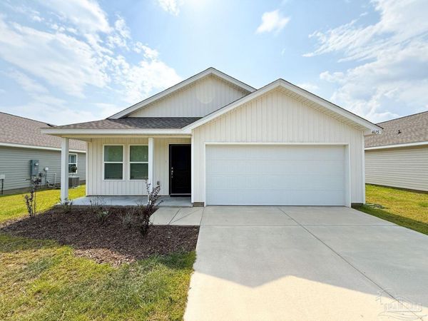 4615 Carlstrom Ln, Pensacola, FL 32507