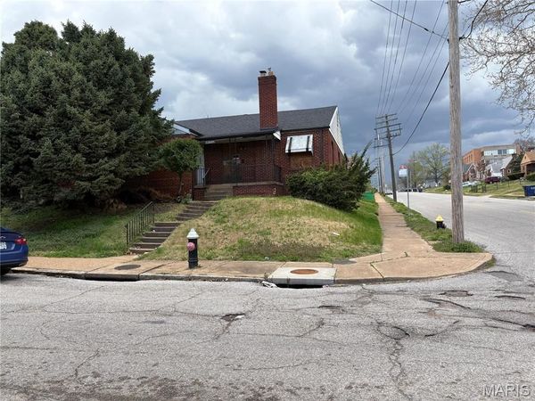8459 Newby Street , St Louis, MO 63147