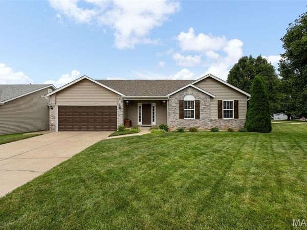 1447 Wood Haven Drive, St Charles, MO 63304