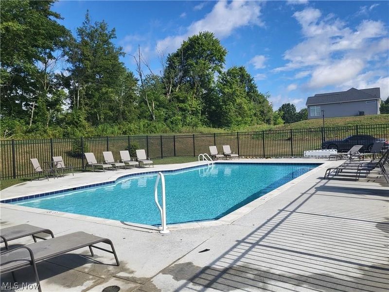 4304 Evergreen Court, North Canton, OH 44720 Photo 2