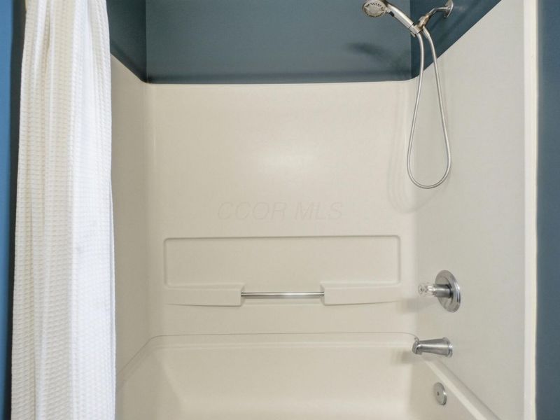 1893 Bashan Drive, Unit 77C, Columbus, OH 43228 Photo 22