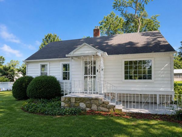 402 W College Avenue , Morocco, IN 47963