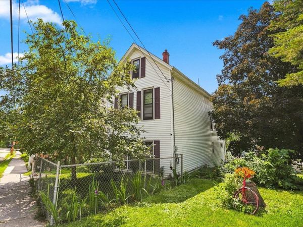 2523 Stafford Street, Dubuque, IA 52001