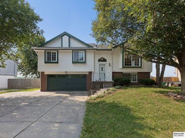 1609 Savannah Drive, Papillion, NE 68133