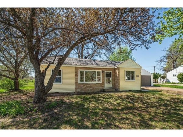 140 Carol Lane, West Saint Paul, MN 55118
