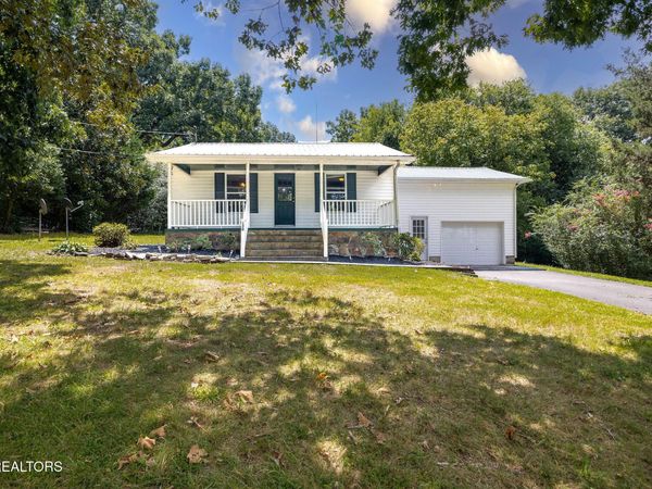130 Oakland Ave, Lenoir City, TN 37771