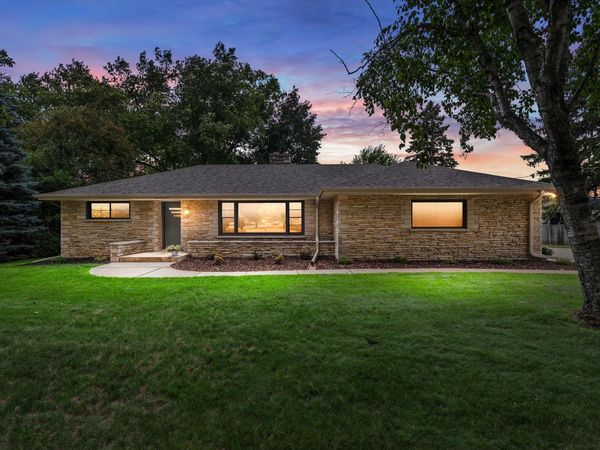 N61W23015 Silver Spring Dr, Sussex, WI 53089