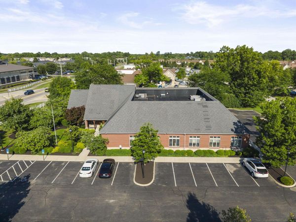 379 W Olentangy Street , Powell, OH 43065