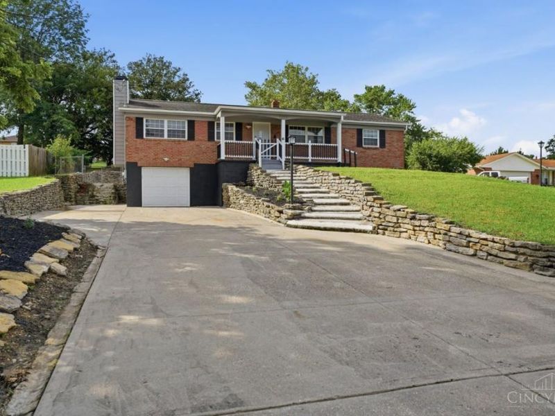 7273 Birchwood Drive, West Chester, OH 45069 Photo 1