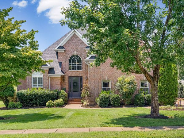 997 Grassland Chase Dr, Gallatin, TN 37066