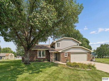 1235 S 169th Street, Omaha, NE 68130