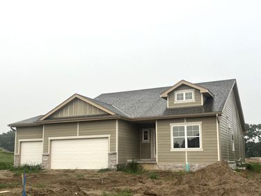 1811 SYCAMORE Street, COUNCIL BLUFFS, IA 51503