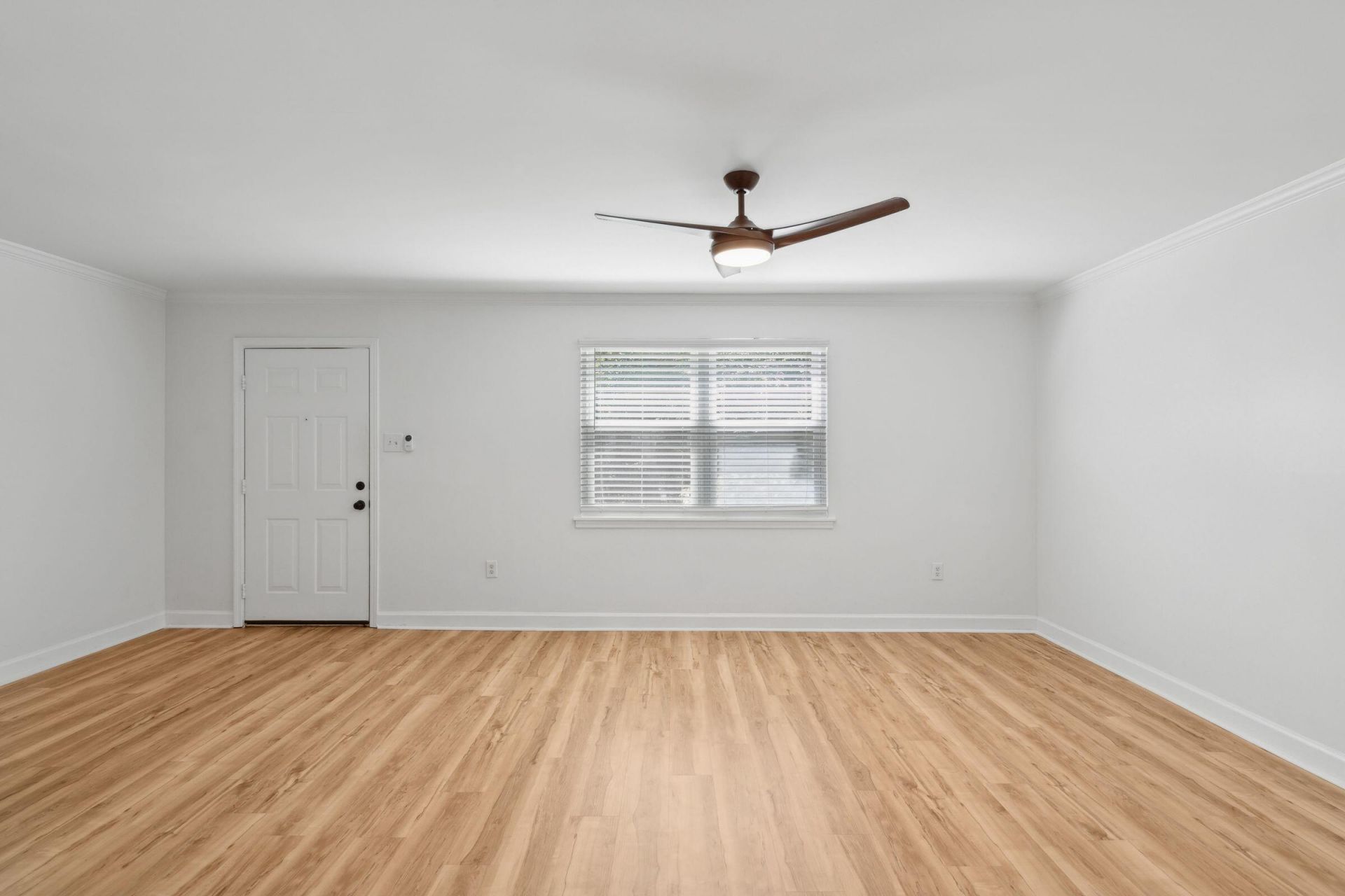 415 Parkdale Drive Photo 13