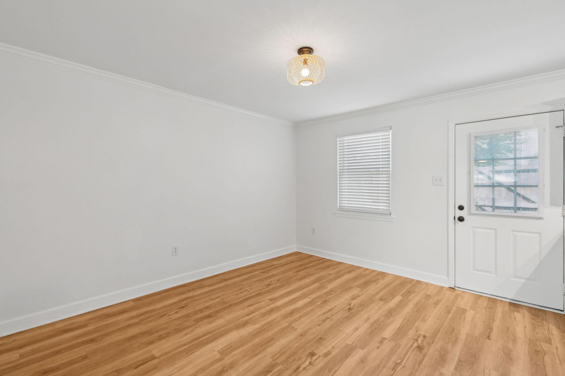 415 Parkdale Drive Photo 14