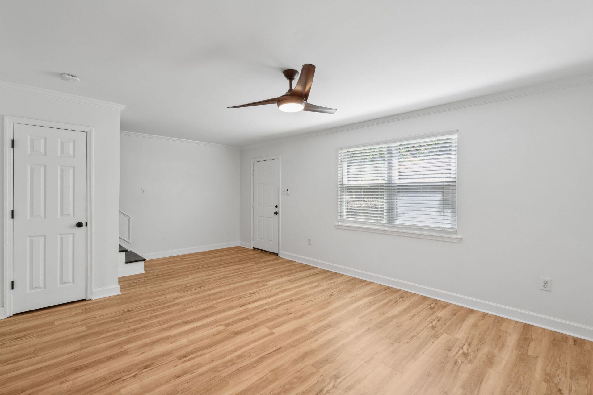 415 Parkdale Drive Photo 6