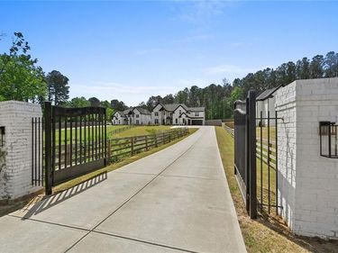 2694 Thompson Mill Road , Buford, GA 30519