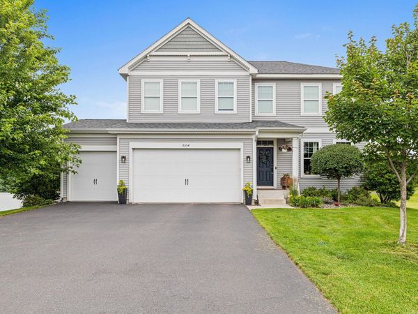 6554 102nd Avenue N, Brooklyn Park, MN 55445