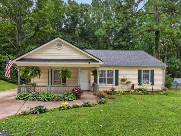 129 Whispering Pine Lane NE, White, GA 30184