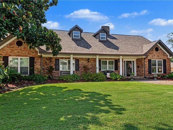 25 CHATEAU HAUT BRION Drive, Kenner, LA 70065