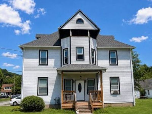 311 Avenue I, Matamoras, PA 18336