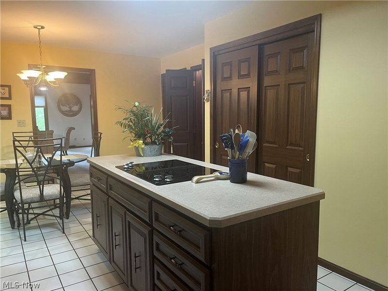 6800 Strathmore Drive, Valley View, OH 44125 Photo 19