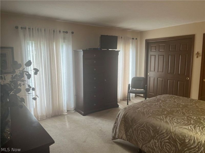 6800 Strathmore Drive, Valley View, OH 44125 Photo 21