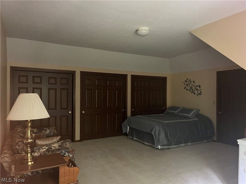 6800 Strathmore Drive, Valley View, OH 44125 Photo 32
