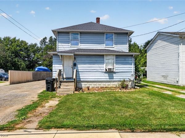 176 Stage Avenue , Painesville, OH 44077