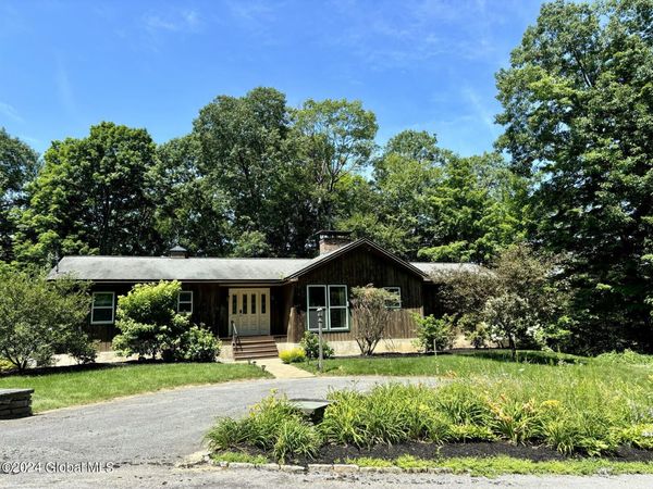 41 Eureka Avenue, Saratoga Springs, NY 12866