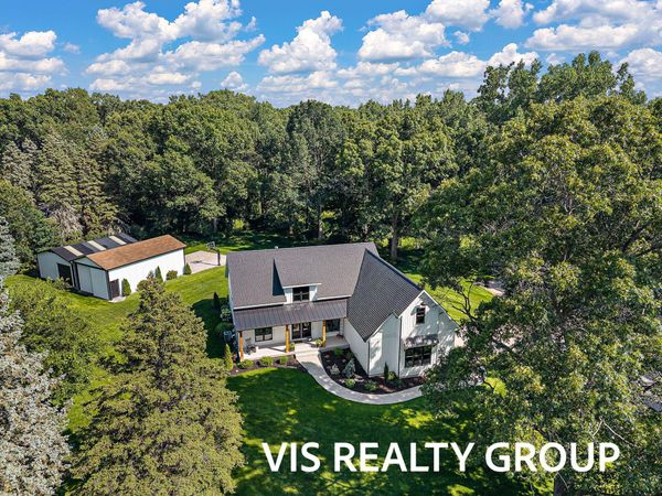 15762 Pruin Street, Spring Lake, MI 49456