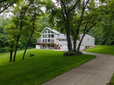 16514 Dixon Drive, Honey Creek, IA 51542