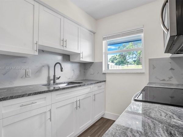 929 South N St , Unit 4, Lake Worth, FL 33460