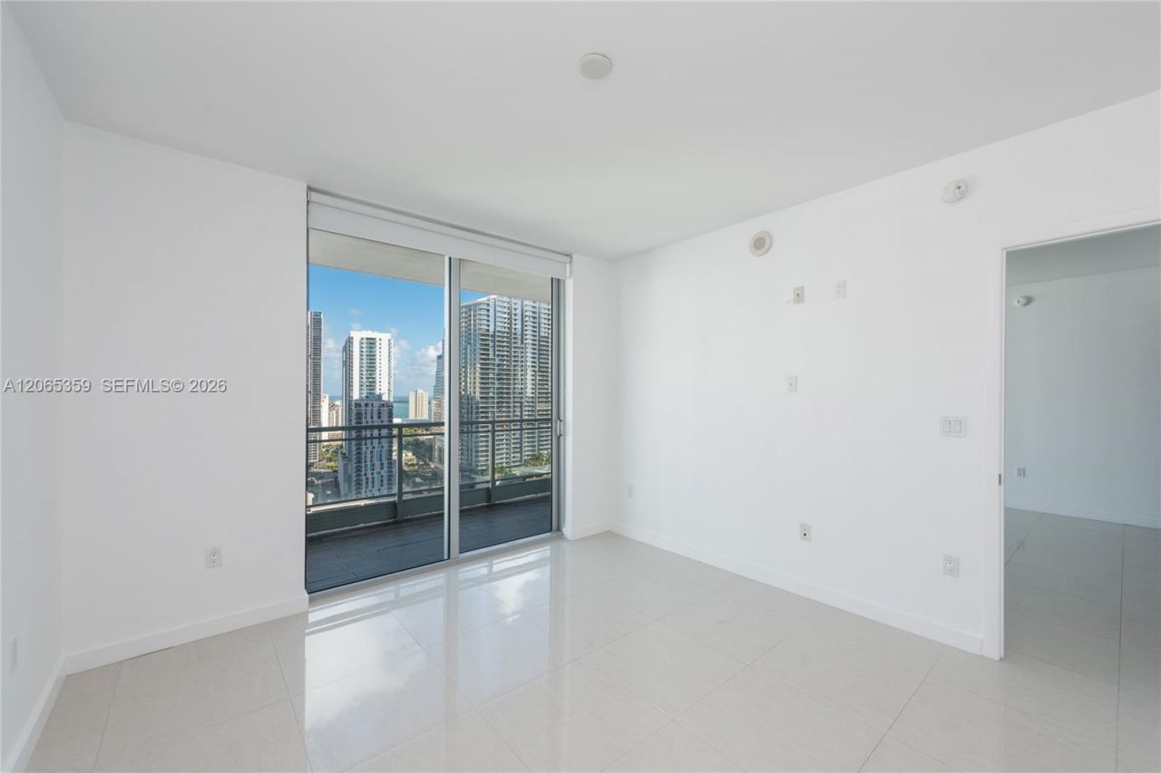 92 SW 3rd Street , Unit 2812, Miami, FL 33130 Photo