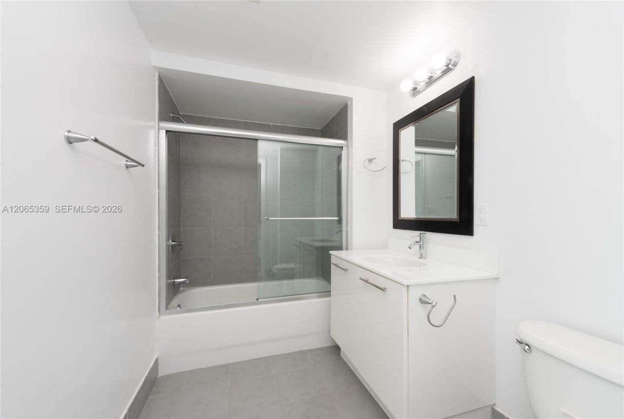 92 SW 3rd Street , Unit 2812, Miami, FL 33130 Photo