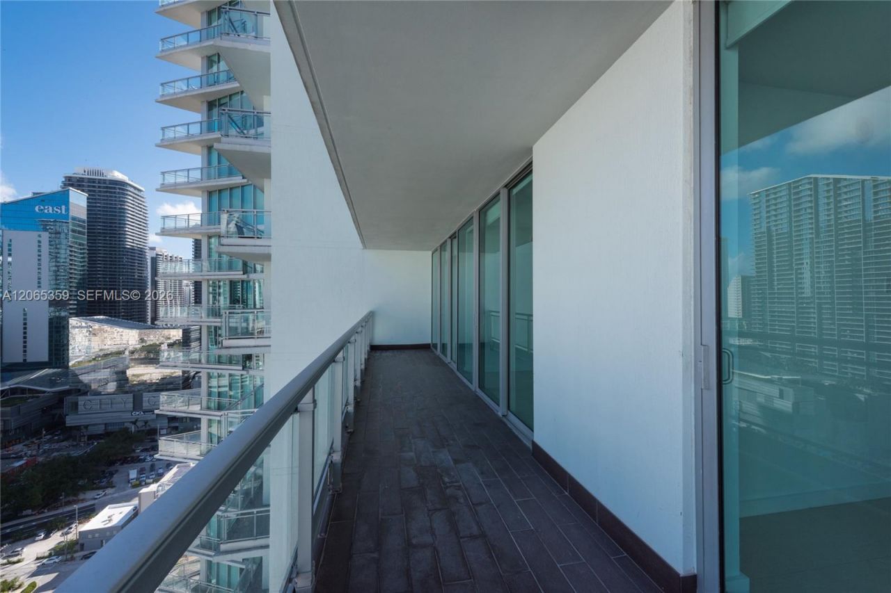 92 SW 3rd Street , Unit 2812, Miami, FL 33130 Photo