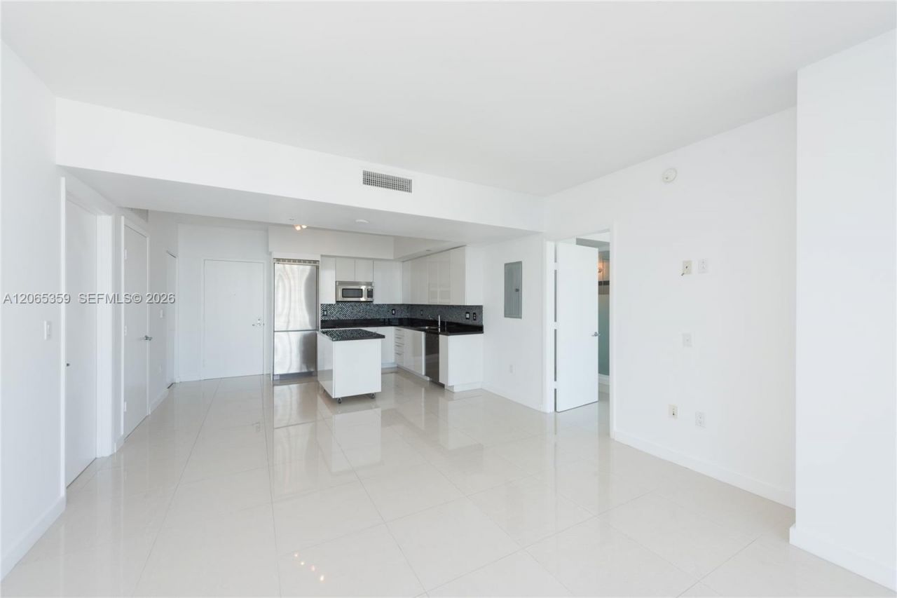 92 SW 3rd Street , Unit 2812, Miami, FL 33130 Photo