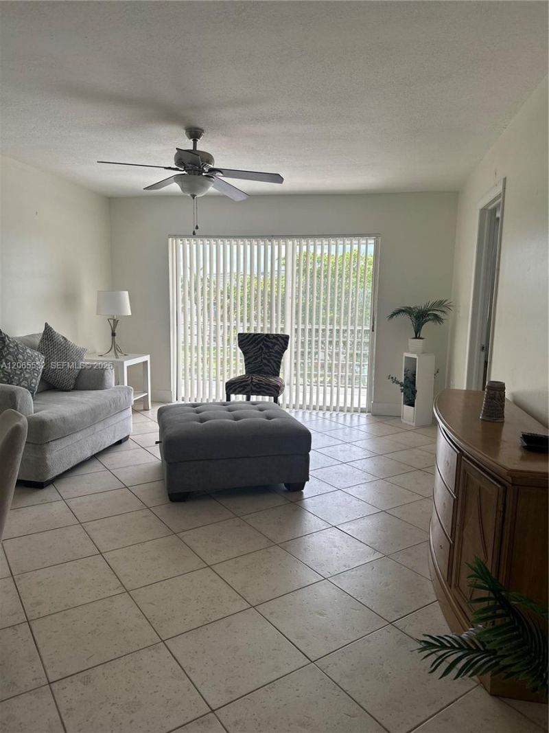 8305 Sunrise Lakes Blvd , Unit 310, Sunrise, FL 33322 Photo