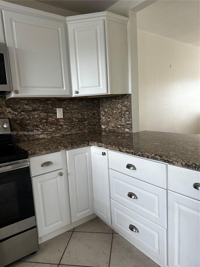 8305 Sunrise Lakes Blvd , Unit 310, Sunrise, FL 33322 Photo