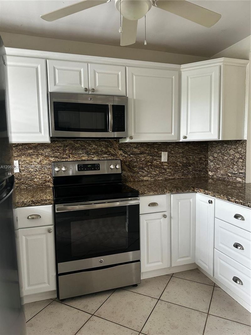 8305 Sunrise Lakes Blvd , Unit 310, Sunrise, FL 33322 Photo