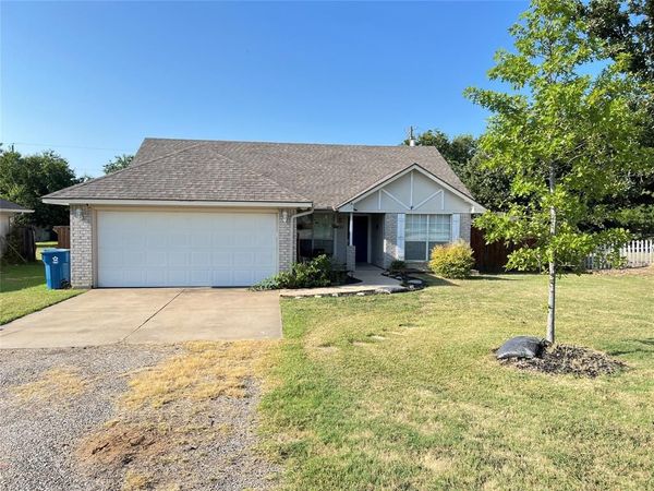 631 Stagecoach Drive, Oak Point, TX 75068