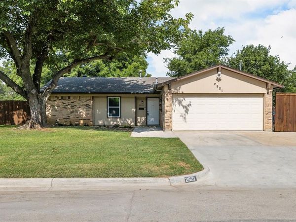 2801 Rosebud Lane, Richland Hills, TX 76118