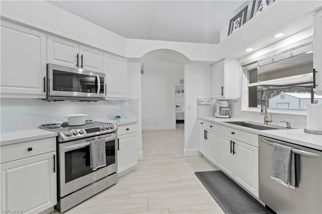 9052 Cypress Dr N, Fort Myers, FL 33967 Photo
