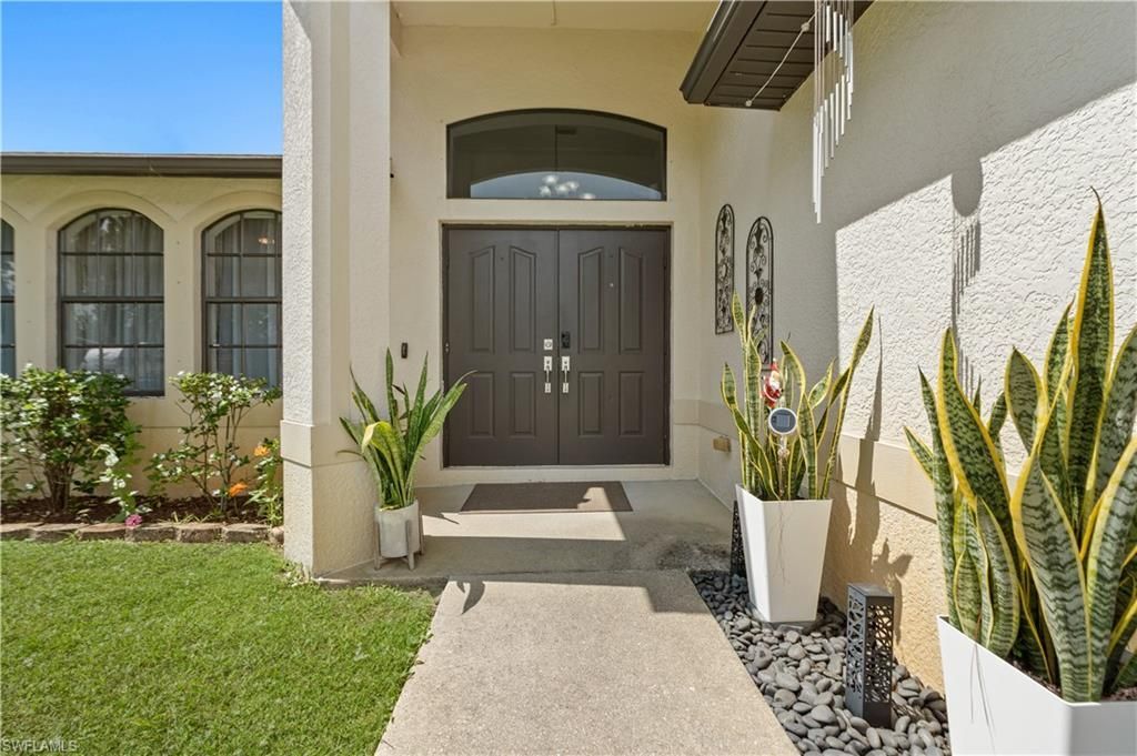 9052 Cypress Dr N, Fort Myers, FL 33967 Photo