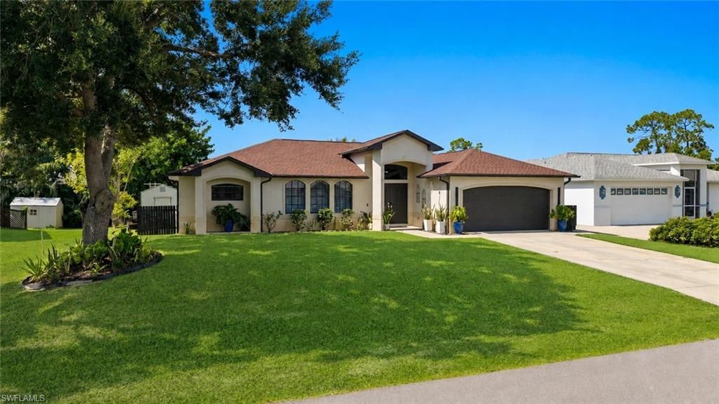 9052 Cypress Dr N, Fort Myers, FL 33967 Photo