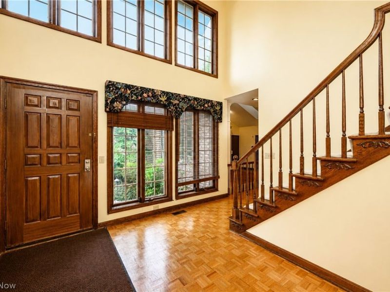 16 S Bentley Drive SE, Canton, OH 44709 Photo 11