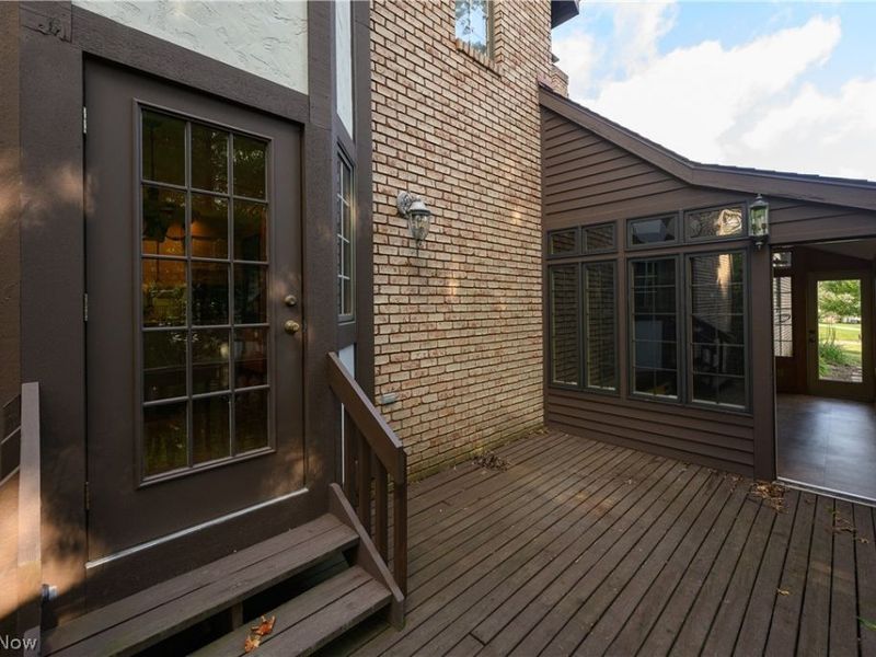 16 S Bentley Drive SE, Canton, OH 44709 Photo 5