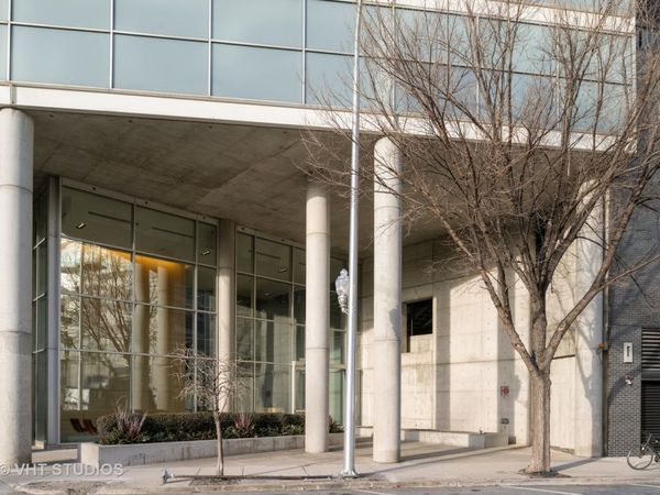 510 W Erie Street , Unit 906, Chicago, IL 60654